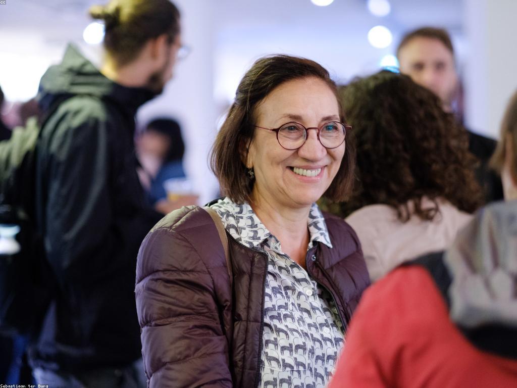 អ៉ារ៉ុមនៃព័ត៌មានថ្មីៗលើសង្គម